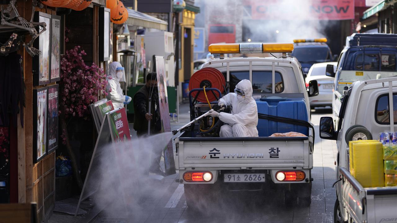 FOTO: Tindakan Pencegahan Jelang Pelonggaran Pembatasan di Seoul