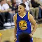 Stephen Curry, meluapkan kegembiraan setelah memimpin Golden State Warriors mengalahkan Portland Trail Blazers pada gim keempat semifinal Wilayah Barat NBA 2016 di Moda Center, Portland, 10 Mei 2016. (Bola.com/Twitter/ESPN)