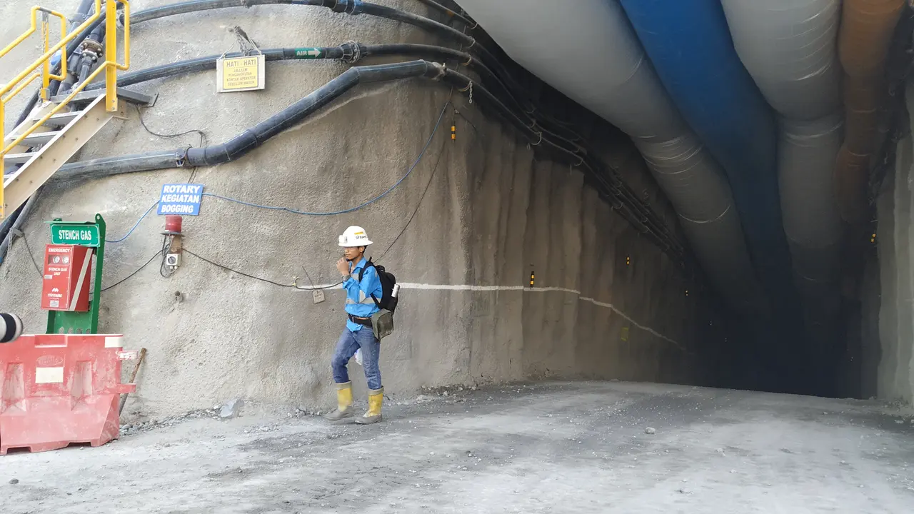 Terowongan bawah tanah PT Merdeka Cooper Gold Tbk