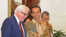 Presiden Joko Widodo menerima Menlu Jerman Frank Walter Steinmeier di Istana Merdeka, Jakarta, Senin (3/11/2014). (Liputan6.com/Herman Zakharia)