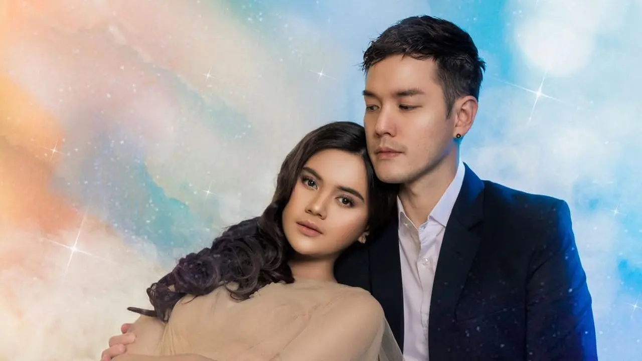 6 Gaya Maternity Shoot Audi Marissa dan Anthony Xie Bertema Bulan, Romantis