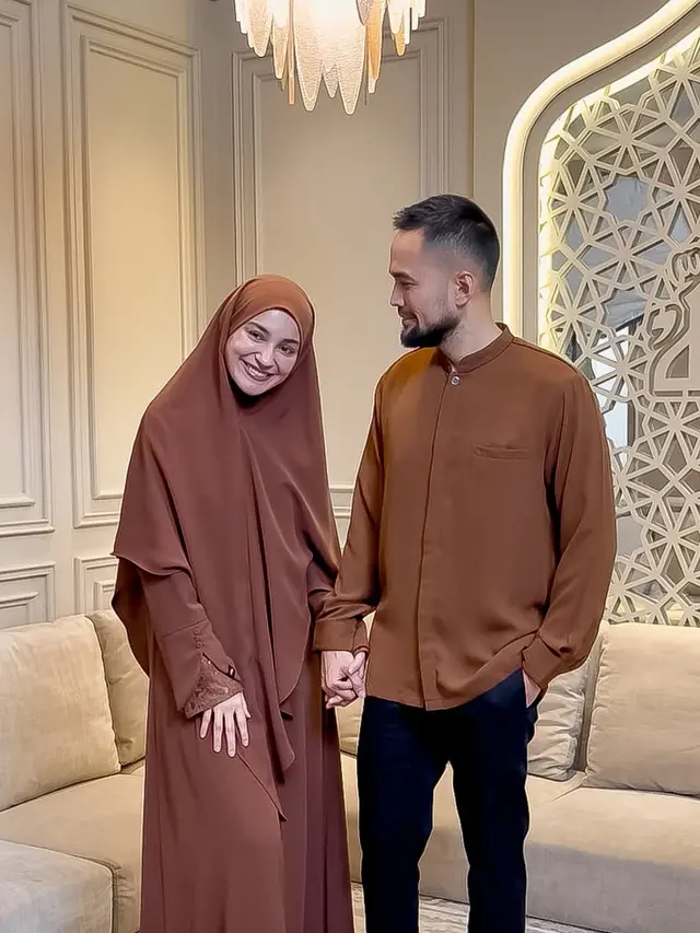 5 Artis Ini Diprediksi Akan Berangkat Haji Tahun 2025, Intip Persiapan Mereka