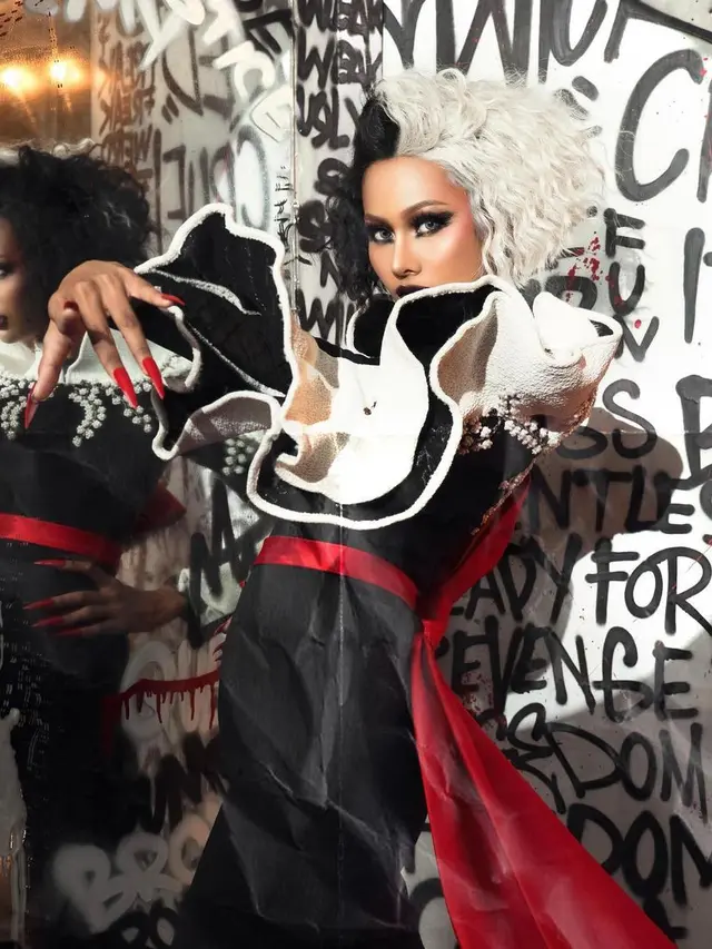 7 Gaya Pemotretan Aurra Kharisma Bertema Karakter Disney Cruella