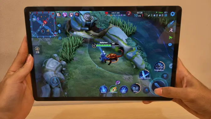 <p>Moto Pad 60 Pro saat digunakan bermain game. (Liputan6.com/Anka Fergy Agustian)</p>