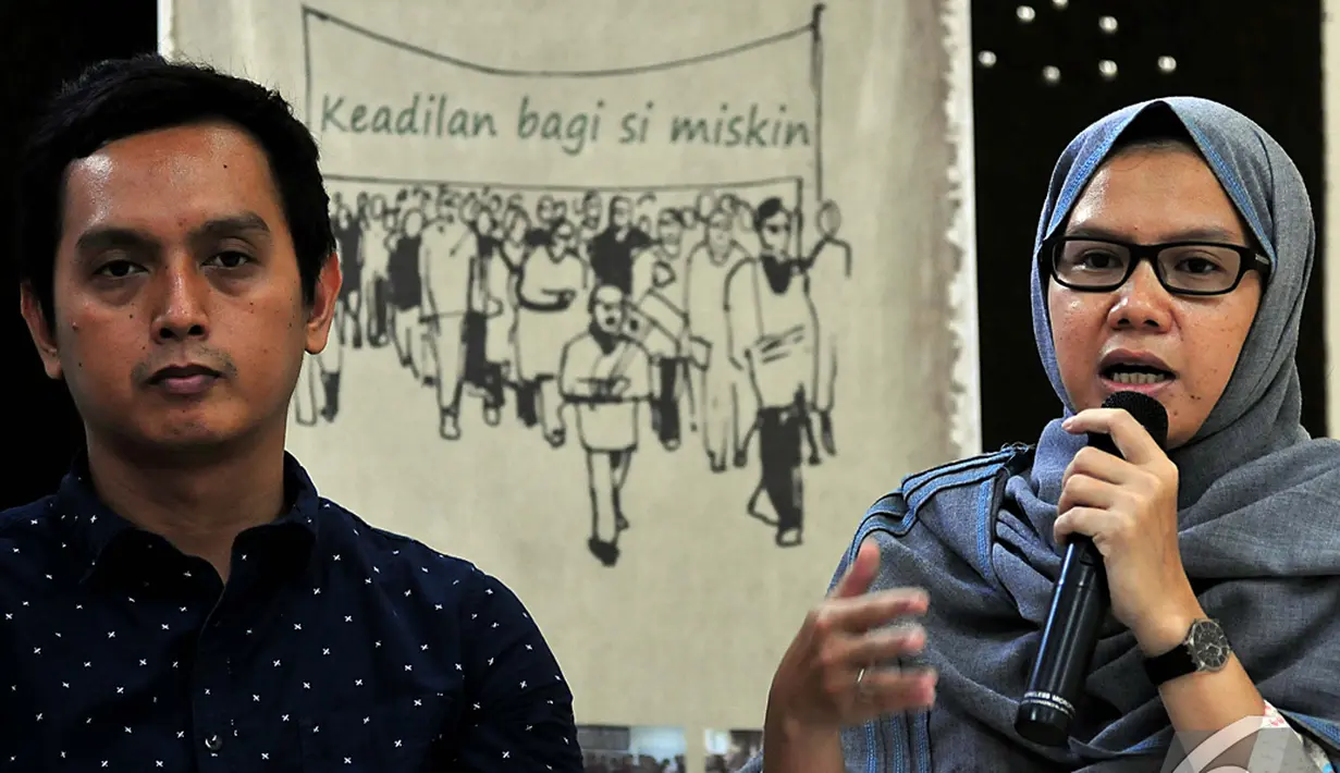 Yati dari Kontras (kanan) menilai pembebasan Pollycarpus menyakiti rasa keadilan di masyarakat, Jakarta, Rabu (3/12/2014). (Liputan6.com/Johan Tallo)