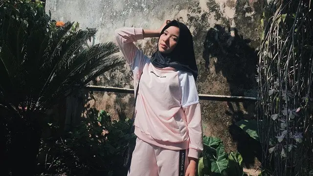 6 Potret Tiara Anugrah Pakai Hijab, Memesona Dipuji Makin Cantik