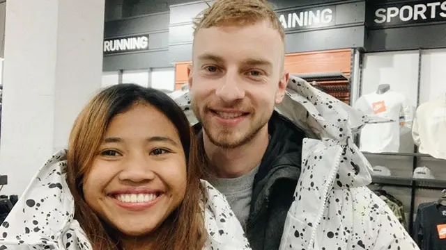 Sempat Viral dengan Makan Sabun, Ini 6 Potret Helen Junet dengan Pacar Bulenya