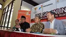 Menteri PAN-RB, Azwar Abubakar (kedua dari kiri), menegaskan, perlu perjuangan yang cukup panjang untuk dapat membuat sistem tes seleksi CPNS berbasis online, (20/8/2014). (Liputan6.com/Miftahul Hayat)