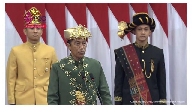 8 Potret Presiden Jokowi di Pidato Kenegaraan 2022, Pakai Baju Adat Bangka Belitung