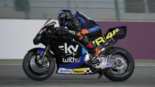 Luca Marini kendarai motor Ducati Desmosedici pada sesi tes shakedown MotoGP Qatar. (Twitter/SKY Racing VR46)
