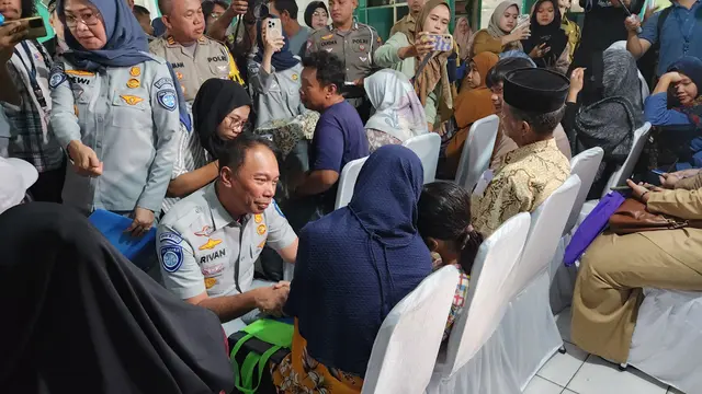 Jasa Raharja memberikan santunan kepada ahli waris pelajar dan guru SMK Lingga Kencana yang mengalami kecelakaan bus di wilayah Subang.
