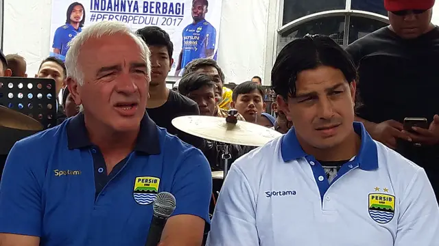Mario Gomez dan Fernando Soler
