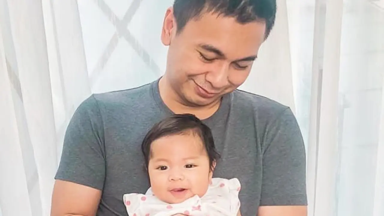 Mesranya Raditya Dika Bersama Sang Anak Alinea