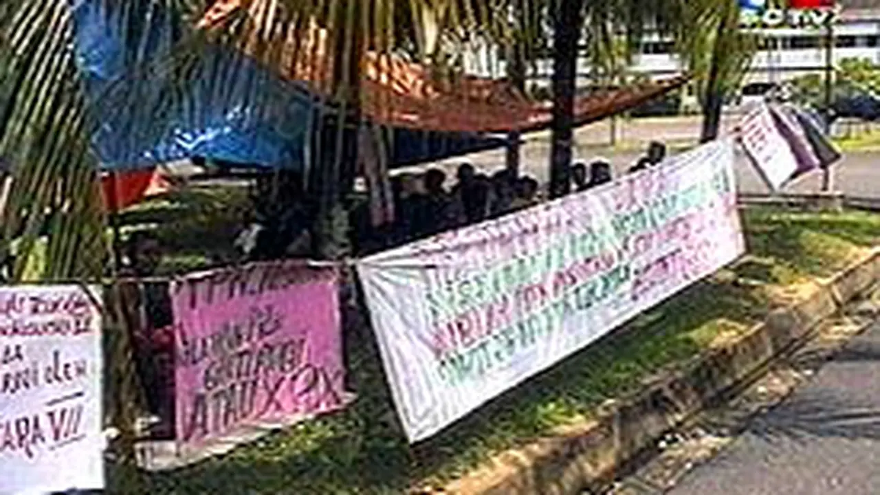 110401bDemoDPRD.jpg