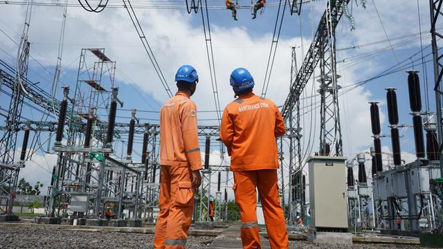 PLN menambah dua penghantar pada Gardu Induk (GI) Sidoarjo dengan nilai investasi sebesar Rp 11,7 miliar. (Dian Kurniawan/Liputan6.com).