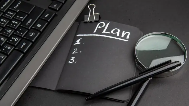 Buatlah rencana strategis