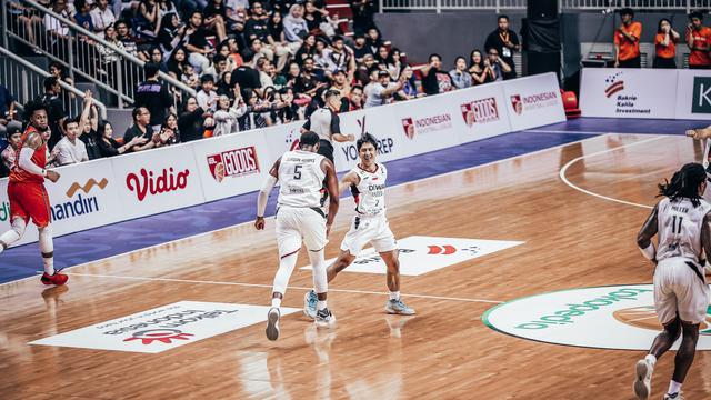 Selebrasi pemain Dewa United saat sikat Pelita Jaya di IBL 2024