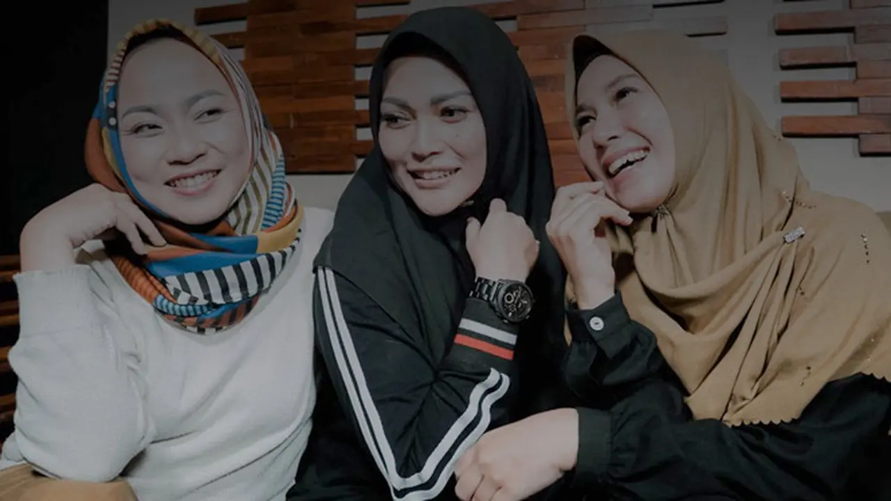 Regina, Puput Melati dan Happy Yofitantri