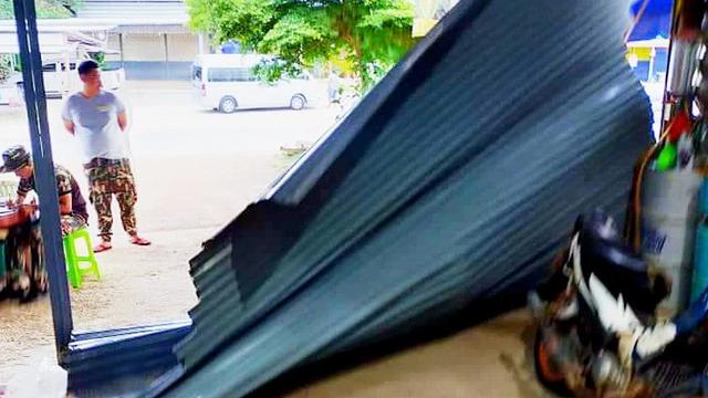 Tak Tahan Godaan Bau Durian, Gajah di Thailand Rampok Toko Warga