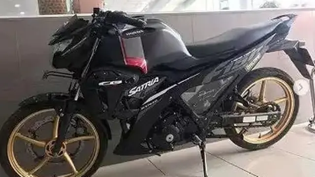 8 Potret Nyeleneh Orang Modifikasi Dua Motor Jadi Satu Ini Unik Banget