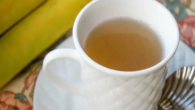 Atasi Insomnia dengan Teh Pisang yang Bikin Kamu Nyenyak Tidur