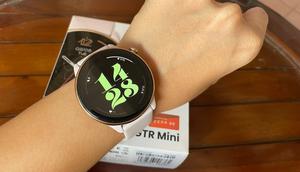Amazfit GTR Mini, smartwatch Rp 1 jutaan yang memiliki 120 mode olahraga dan baterai tahan hingga 14 hari (Liputan6.com/ Agustin Setyo Wardani).