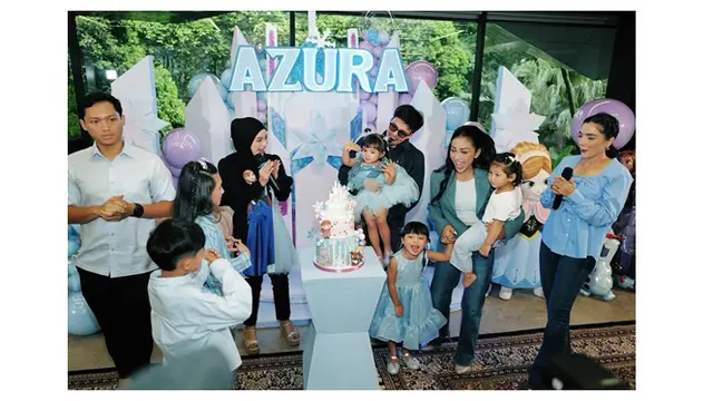 6 Gaya Kasual Ashanty dan Krisdayanti di Ultah ke-2 Azura, Tampil Simpel tapi Elegan