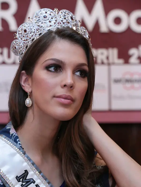 "Terimakasih atas sambutan hangatnya. Saya benar-benar menghargai waktu saya di sini, menghargai setiap detik waktu saya di Indonesia," ucap Iris Mittenaere. (Adrian Putra/Bintang.com)
