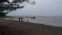 Wisata pantai dengan pemandangan memesona di Pasuruan, Jawa Timur. (Sumber: tempatwisataindonesia)