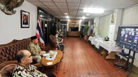 KRI Songkhla mengajak WNI di wilayah Thailand Selatan merayakan Idul Fitri 1442 H secara virtual. (Dok: Kemlu RI)
