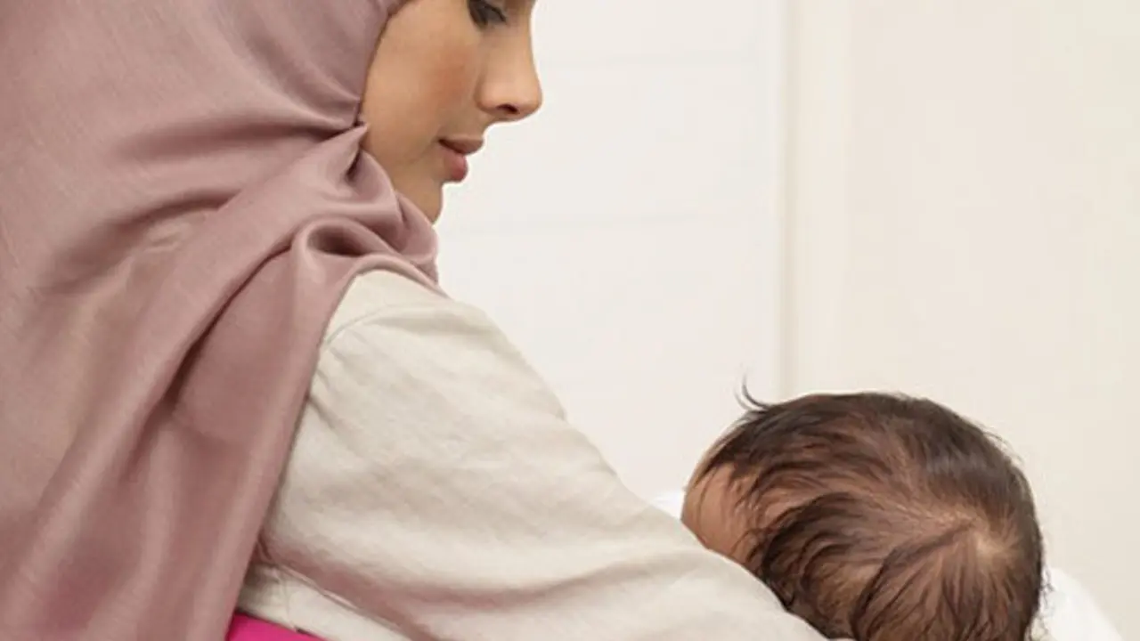 6 Tips Tetap Bugar Menyusui Saat Puasa