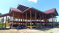Bangunan panggung utama di Tama Budaya Buttu Ciping (Foo: Liputan6.com/Abdul Rajab Umar)