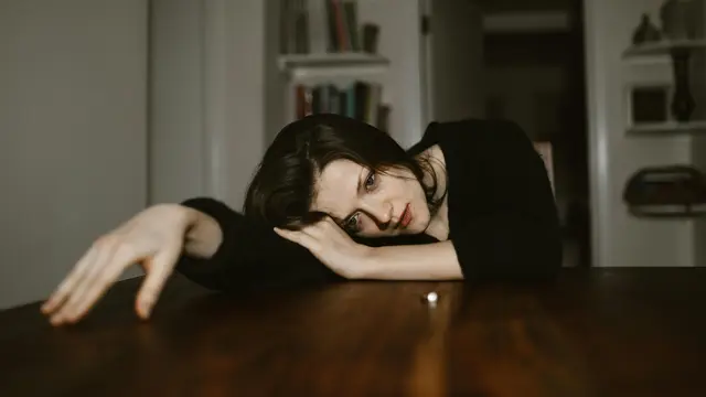 tips fokus bekerja setelah putus cinta