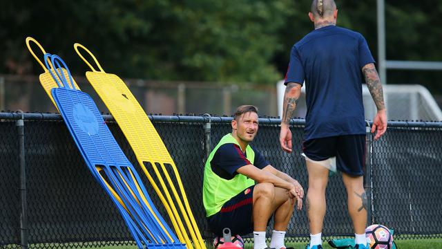 Sesi Latihan ala Francesco Totti, Radja Nainggolan dan AS Roma