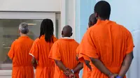 Beberapa kelompok tahanan di Amerika Serikat dibebaskan guna mencegah penyebaran Virus Corona. (Jacquelyn Martin/AP)