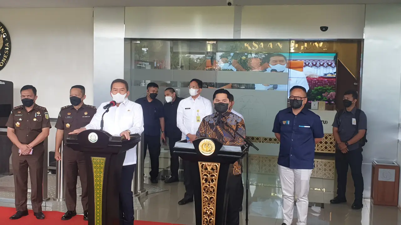 Menteri BUMN Erick Thohir menemui Jaksa Agung ST Burhanuddin di Gedung Kejaksaan Agung, Selasa (11/1/2022).