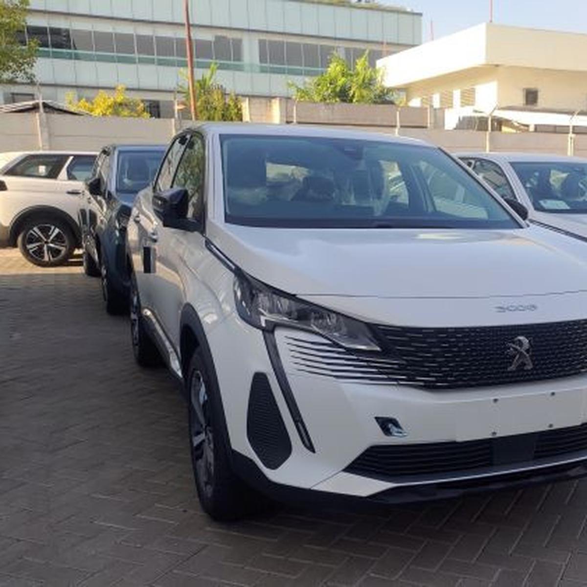 Peugeot 3008 Dan 5008 Varian Termurah Resmi Mengaspal Harga Pepet Mitsubishi Pajero Dan Toyota Fortuner Otomotif Liputan6 Com
