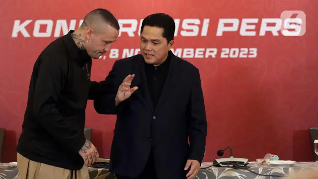 Ketua Umum PSSI Erick Thohir Gandeng Radja Nainggolan dan Sabreena Dressler