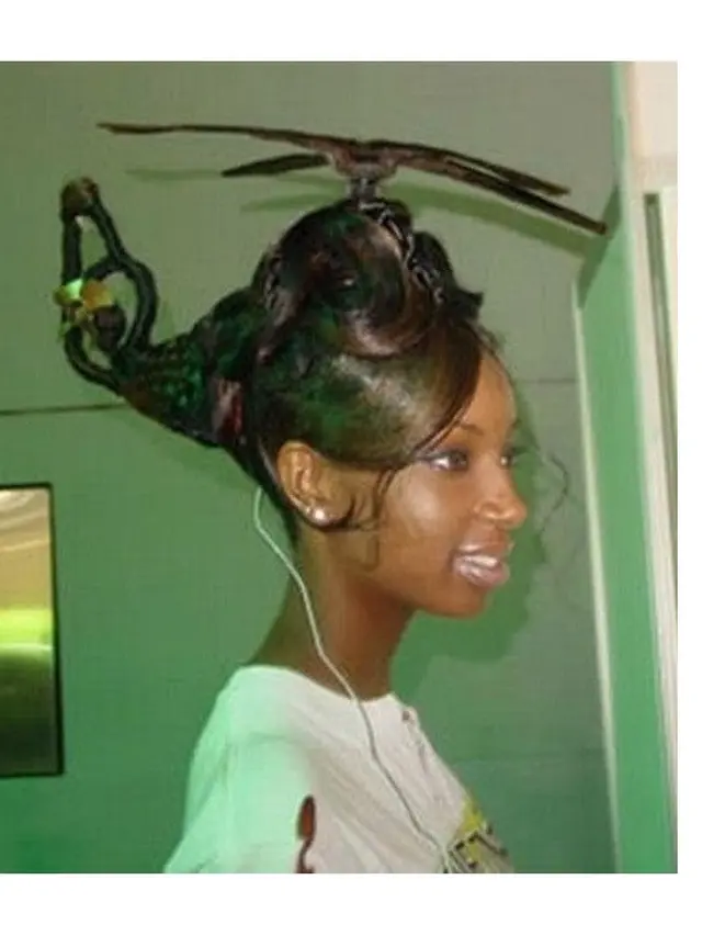 6 Gaya Rambut Kuncir Paling Absurd Ini Bikin Tepuk Jidat, Kocak