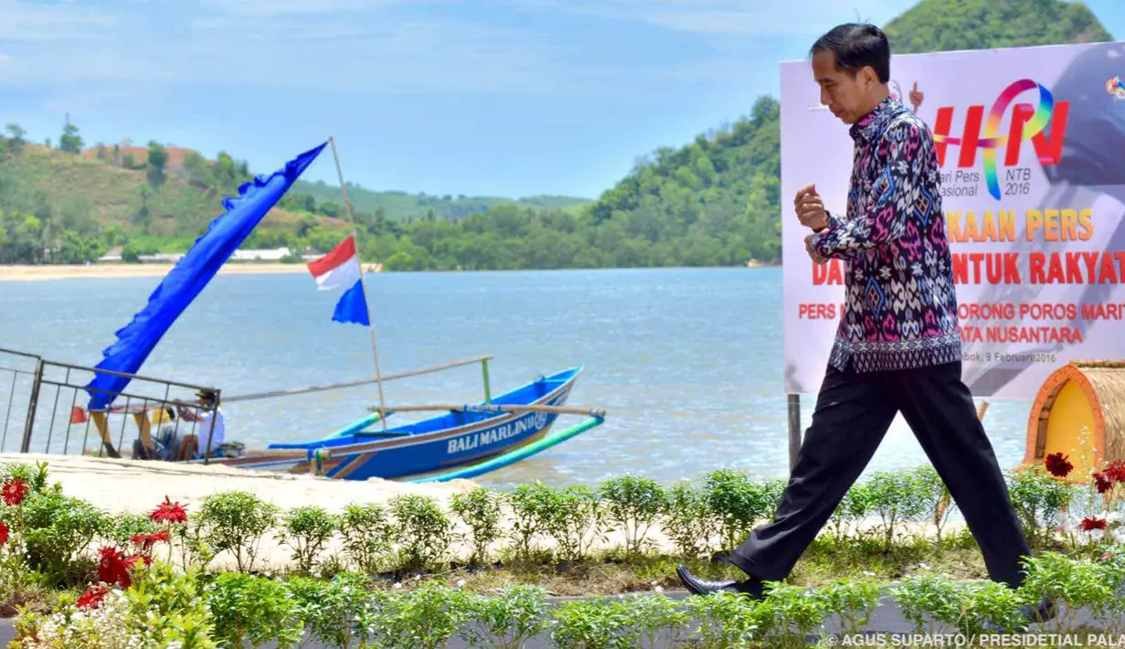 Presiden Joko Widodo saat menghadiri Hari Pers Nasional 2016 di Kawasan Ekonomi Khusus Mandalika, Kabupaten Lombok Tengah, Nusa Tenggara Barat (NTB), Selasa (9/2). (Setpres/Agus Suparto)