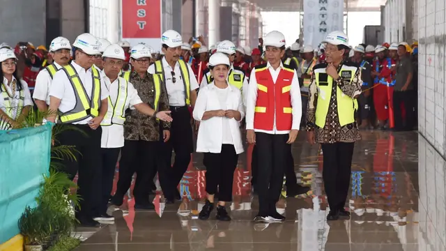 Presiden Joko Widodo (Jokowi) meninjau perkembangan pembangunan New Yogyakarta International Airport (NYIA)
