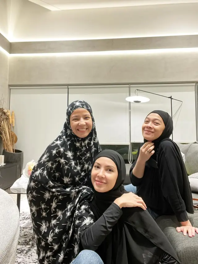6 Momen Persahabatan Ratna Galih, Natasha Rizky dan Dian Ayu, Kompak Banget