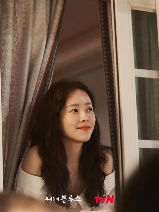 Han Ji Min dalam Our Blues. (tvN via Soompi)