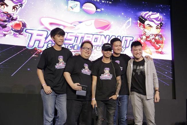 Reza bersama rekan dari Famous ID dan Touchten Games saat peluncuran games baru Rapstronaut | Photo: Copyright Doc Vemale.com