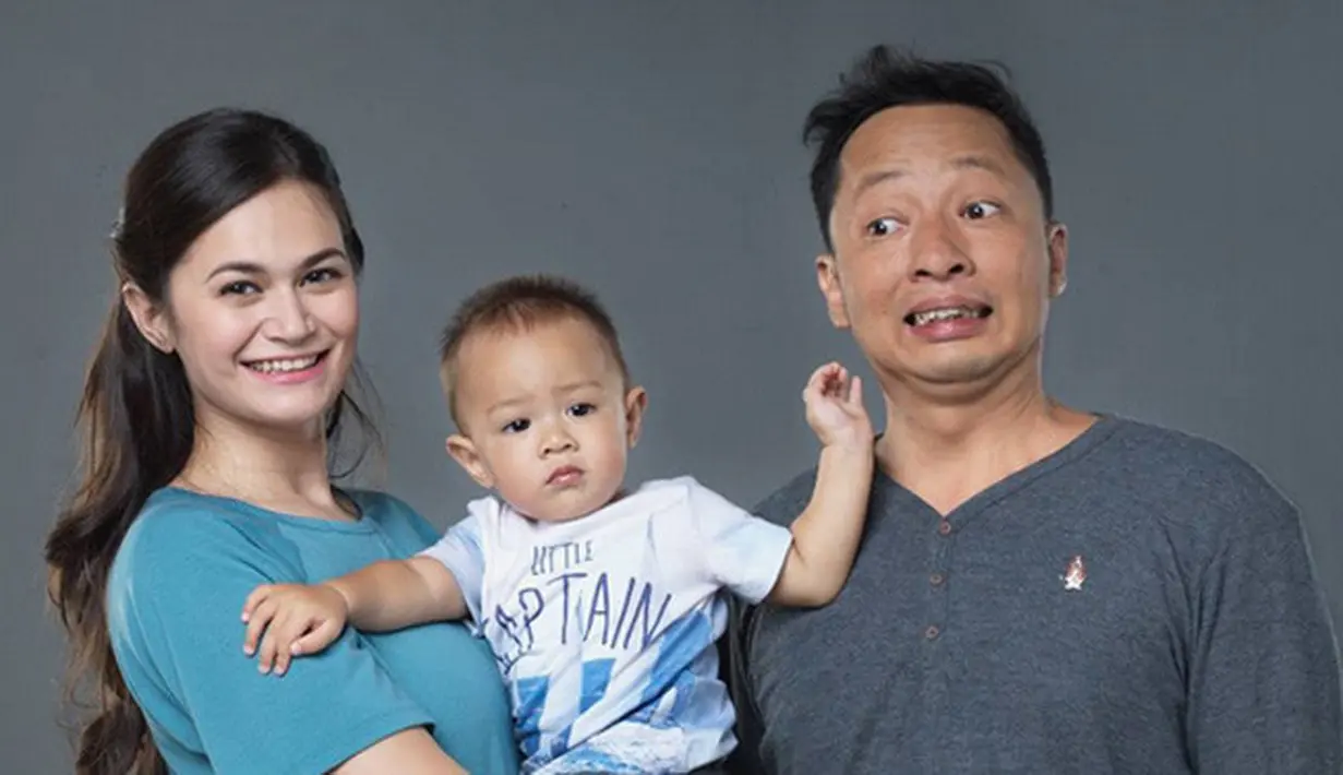 Tidak seperti masa pacaran yang bisa pergi kemana saja, namun kini Ringgo dan Sabai lebih mementingkan sang anak ketika hendak pergi ke suatu tempat. Mereka pun pastinya mengunjungi tempat yang ramah anak.  (Instagram/ringgoagus)