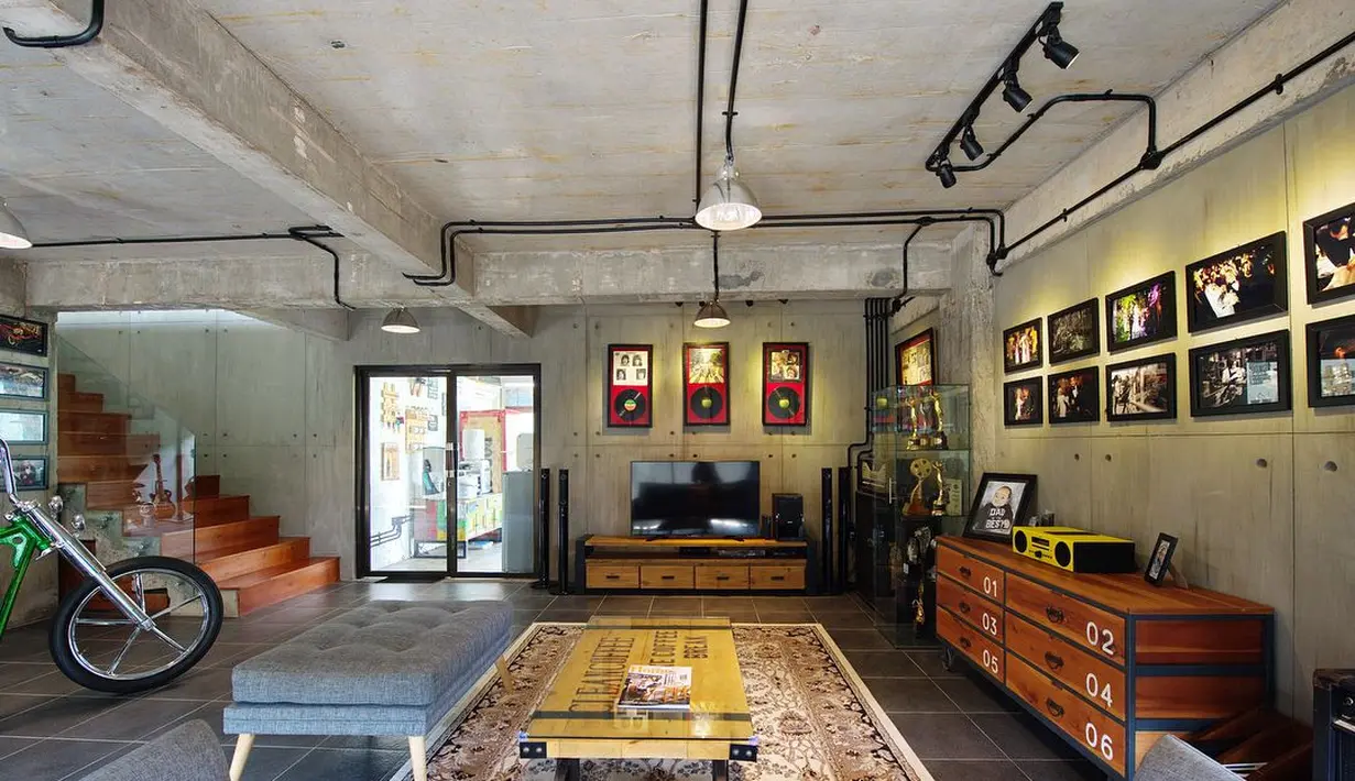 Rumah Cella Kotak (Instagram/cellanadalam)