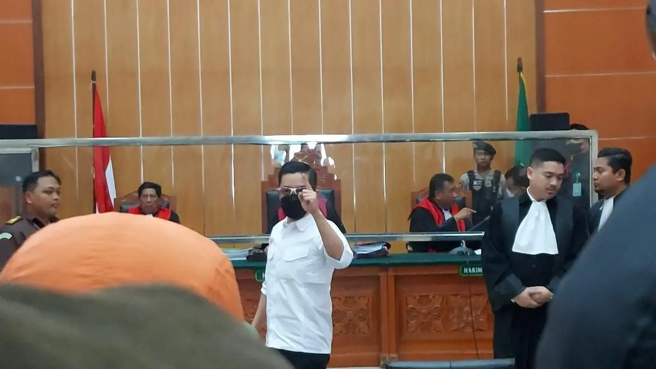 Anak buah Teddy Minahasa, AKBP Dody Prawiranegara mengajukan banding atas vonis 17 tahun penjara yang diberikan oleh majelis hakim PN Jakarta Barat.