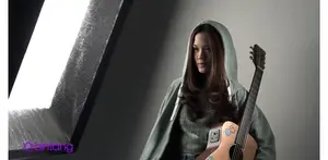 Sheryl Sheinafia merupakan karakter yang bosan dan tidak bisa diam dalam segala hal. Bahkan ia selalu bermain gitar saat mengalami kemacetan di mobil. Uniknya, hobinya itu ia pelajari dari seorang satpam perumahannya.