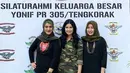 Acara silaturahmi tersebut menjadi ajang bereuni bagi Annisa Pohan dengan para wanita dari istri prajurit. Dengan memakai baju tentara, wanita berusia 37 tahun tersebut terlihat tampak bahagia bisa bereuni dengan teman-teman lamanya. (Liputan6.com/IG/@annisayudhoyono)