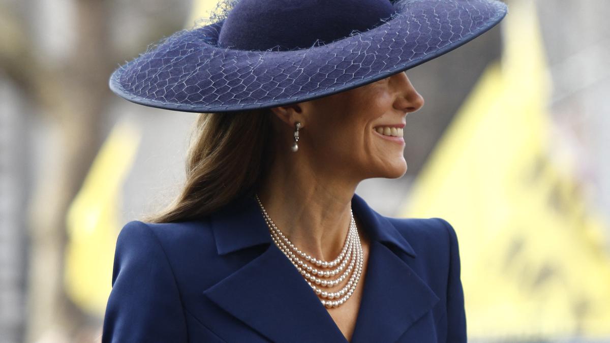 Pesan Tersirat Kate Middleton dan Ratu Camilla Lewat Busana di Tengah Unjuk Rasa Anti-Monarki